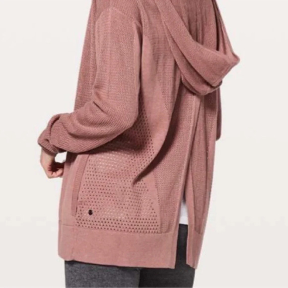 Lululemon Still Movement Wrap
Heathered Quicksand - Picture 6 of 11